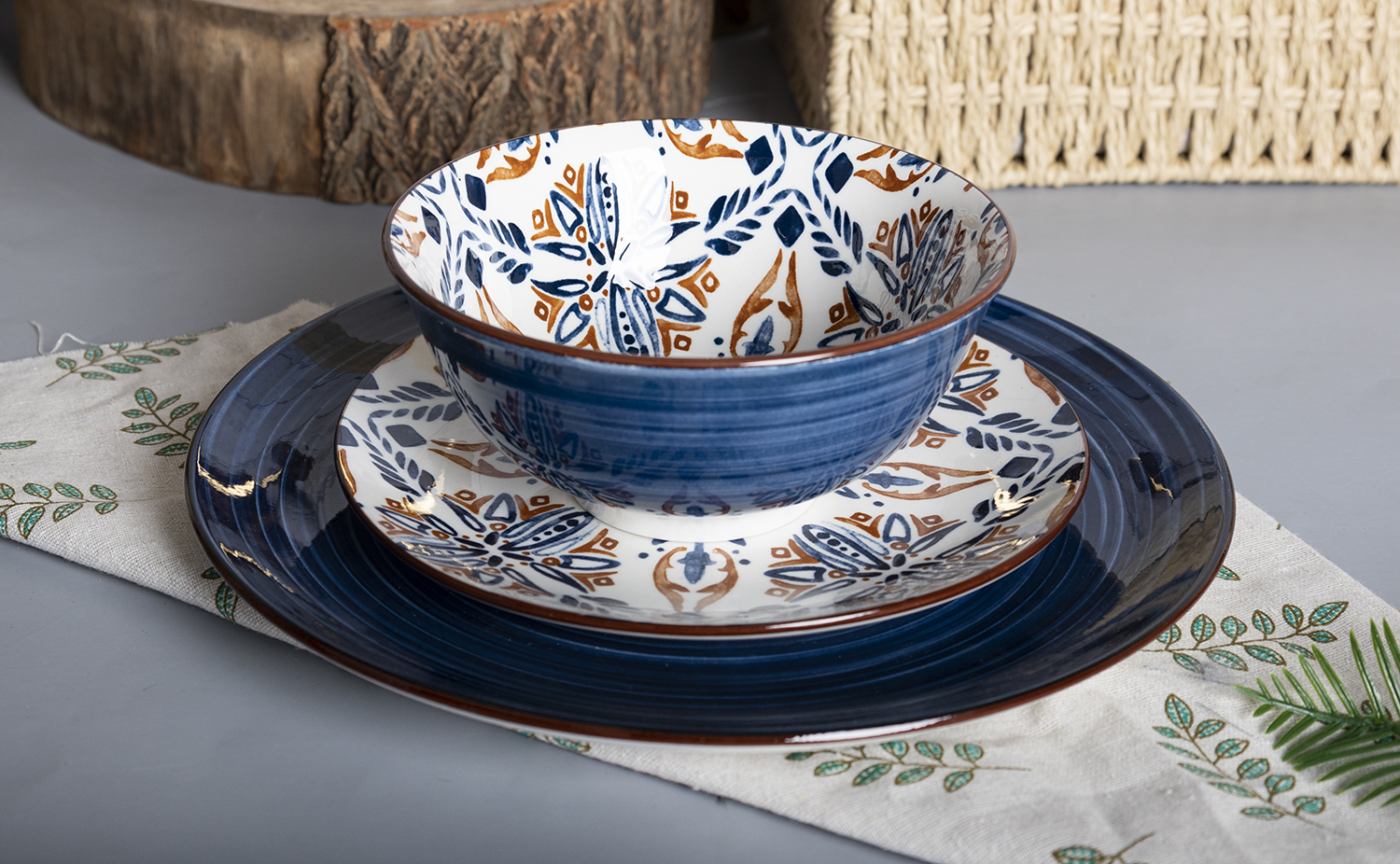 CHANGSHA HAPPY GO Colorful Porcelain Dinnerware Set with Hand-Painted Style Floral Patterns and Textured Glaze |happygodinnerware.com
