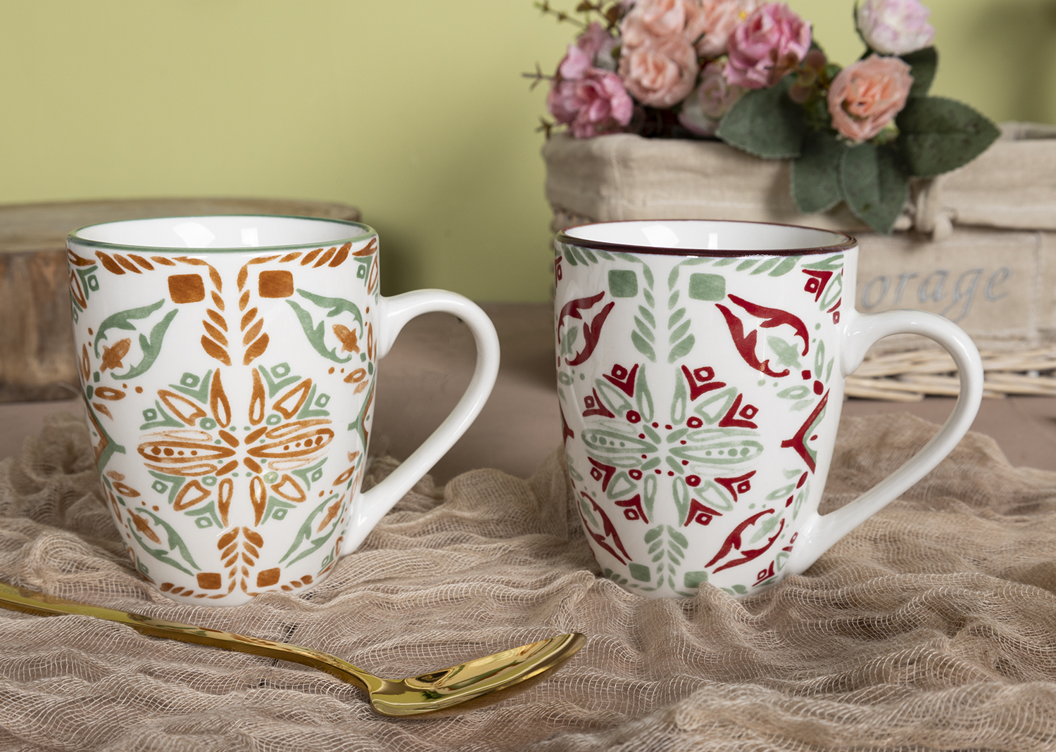 CHANGSHA HAPPY GO Colorful Porcelain Dinnerware Set with Hand-Painted Style Floral Patterns and Textured Glaze |happygodinnerware.com