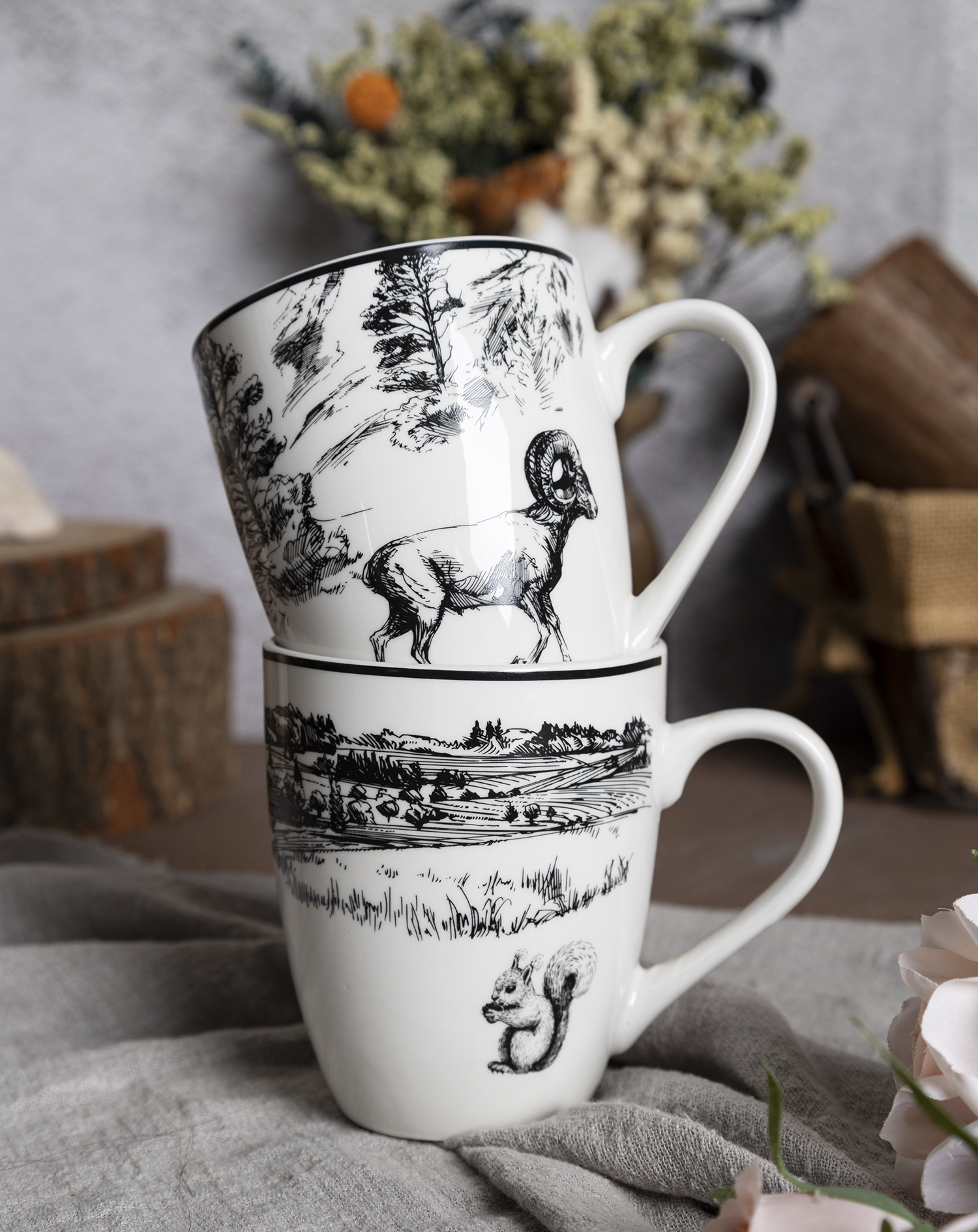 CHANGSHA HAPPY GO Reactive Glaze Porcelain Dinnerware Set with Black Exterior and Golden Brown Crater Pattern |happygodinnerware.com