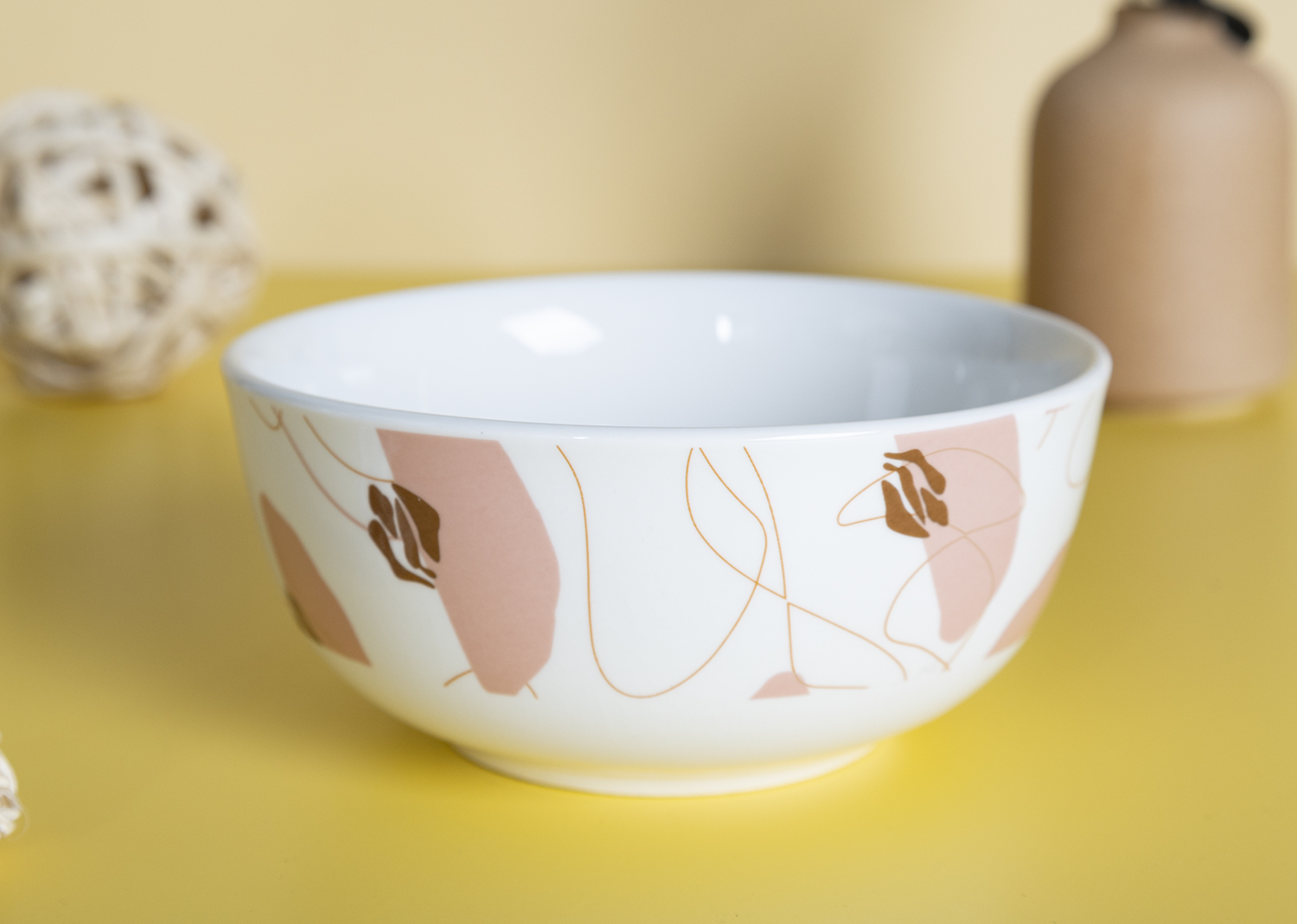 CHANGSHA HAPPY GO Contemporary White Porcelain Decal Dinnerware Set with Minimalist Abstract Face and Line Art Designs |happygodinnerware.com