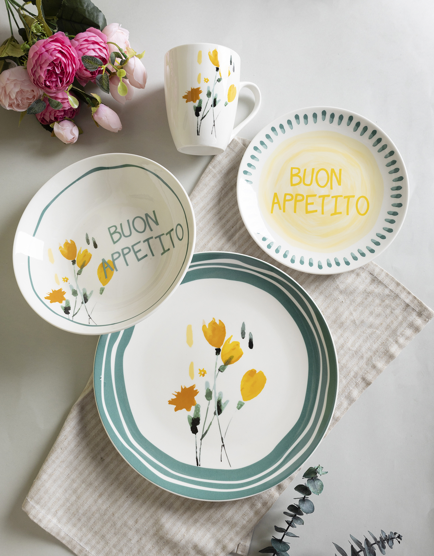 CHANGSHA HAPPY GO Reactive Glaze Porcelain Dinnerware Set with Black Exterior and Golden Brown Crater Pattern |happygodinnerware.com