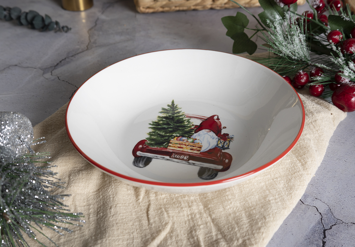CHANGSHA HAPPY GO White Porcelain Christmas Decal Dinnerware Set with Snowman and Plaid Patterns |happygodinnerware.com