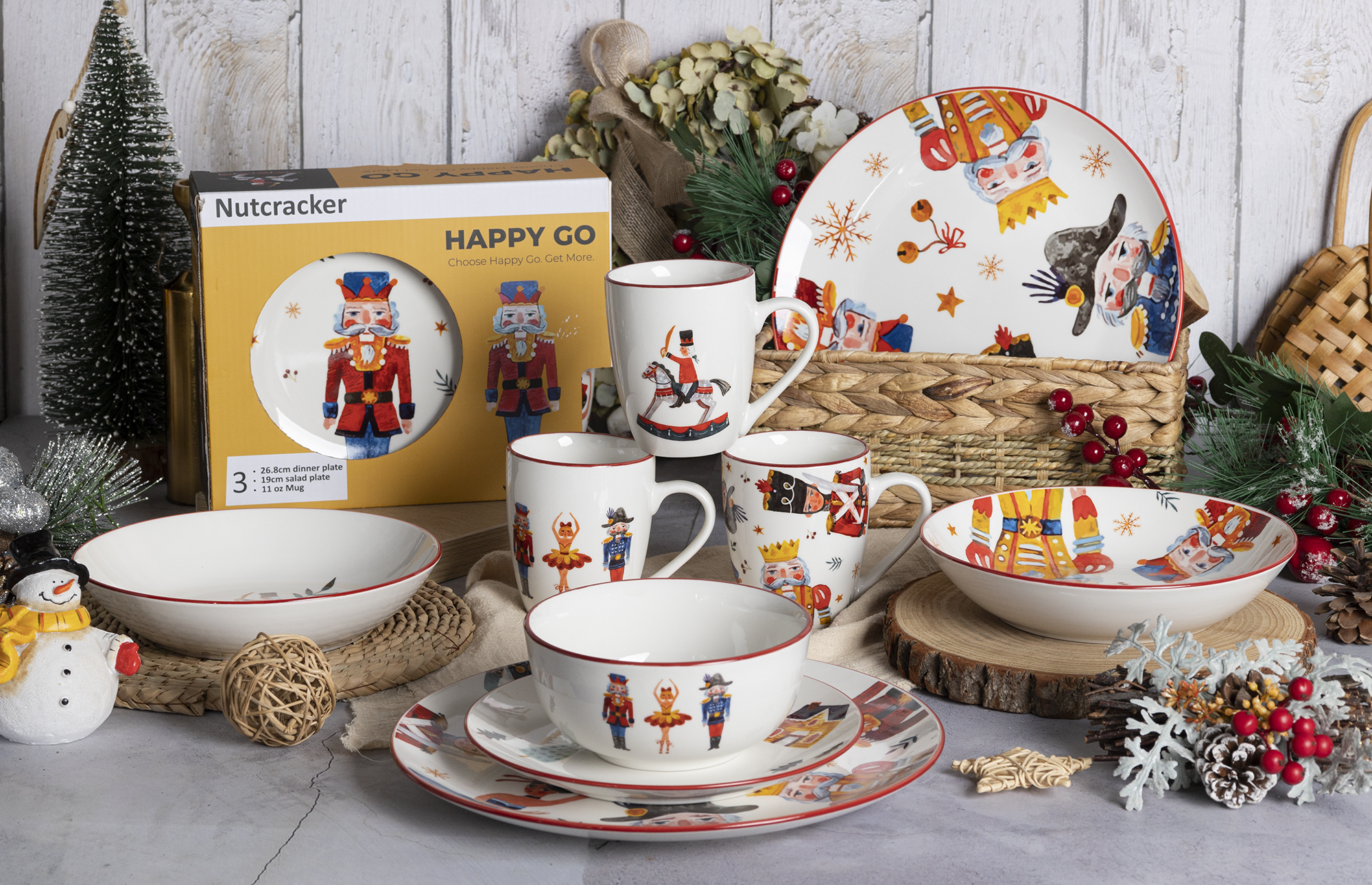 CHANGSHA HAPPY GO White Porcelain Christmas Dinnerware Set with Nutcracker Decal Design – Holiday Themed Plates, Bowls and Mugs |happygodinnerware.com