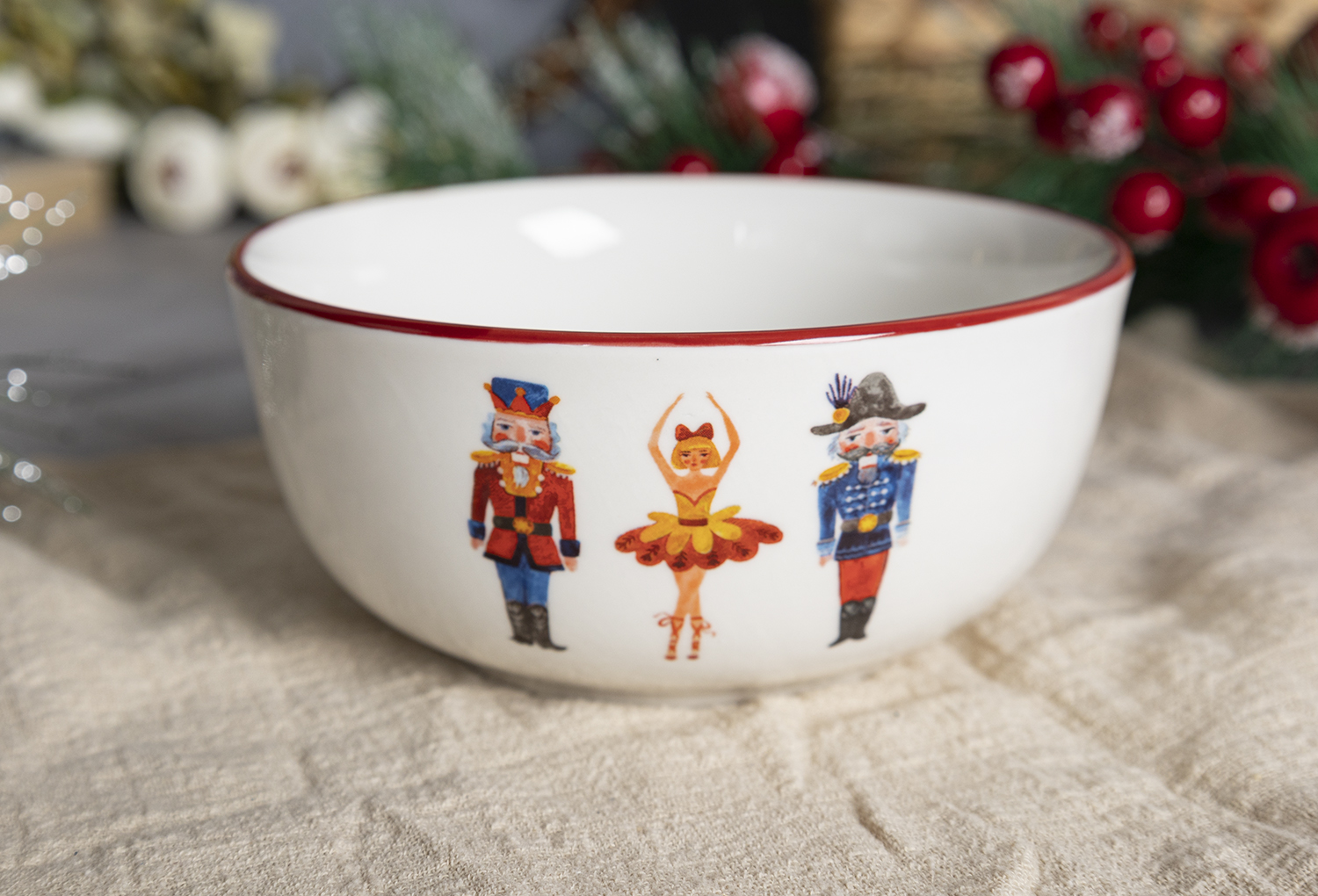 CHANGSHA HAPPY GO White Porcelain Christmas Dinnerware Set with Nutcracker Decal Design – Holiday Themed Plates, Bowls and Mugs |happygodinnerware.com