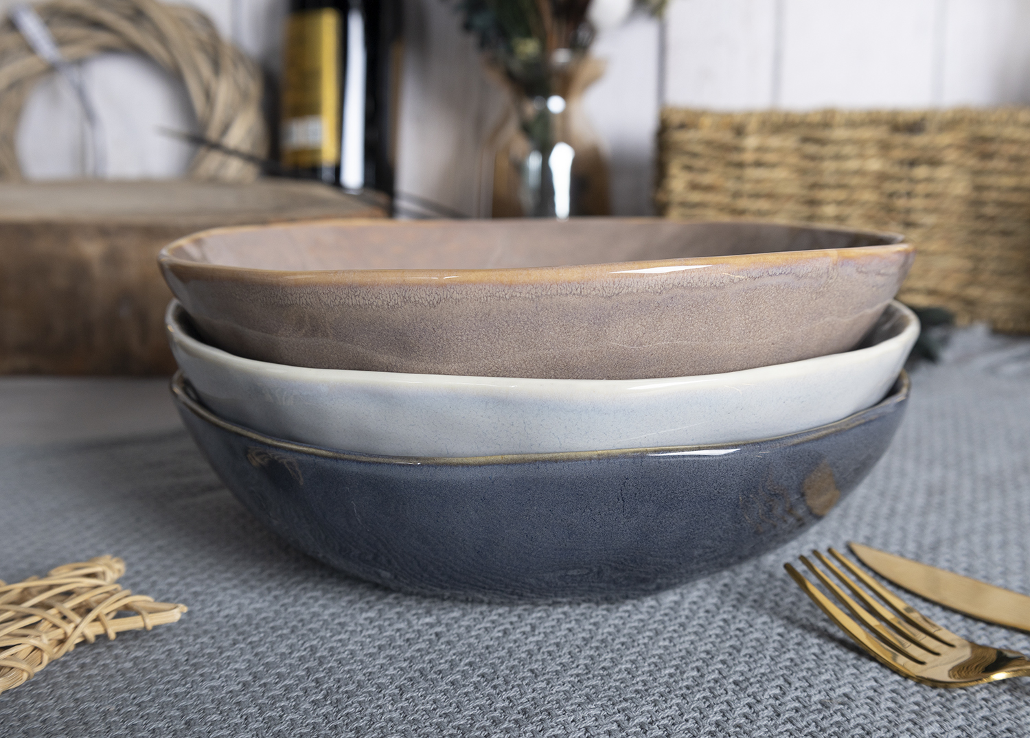 CHANGSHA HAPPY GO Vintage Reactive Glaze Porcelain Dinnerware Set – Rustic Style Ribbed Embossed Dinner Plates and Bowls |happygodinnerware.com