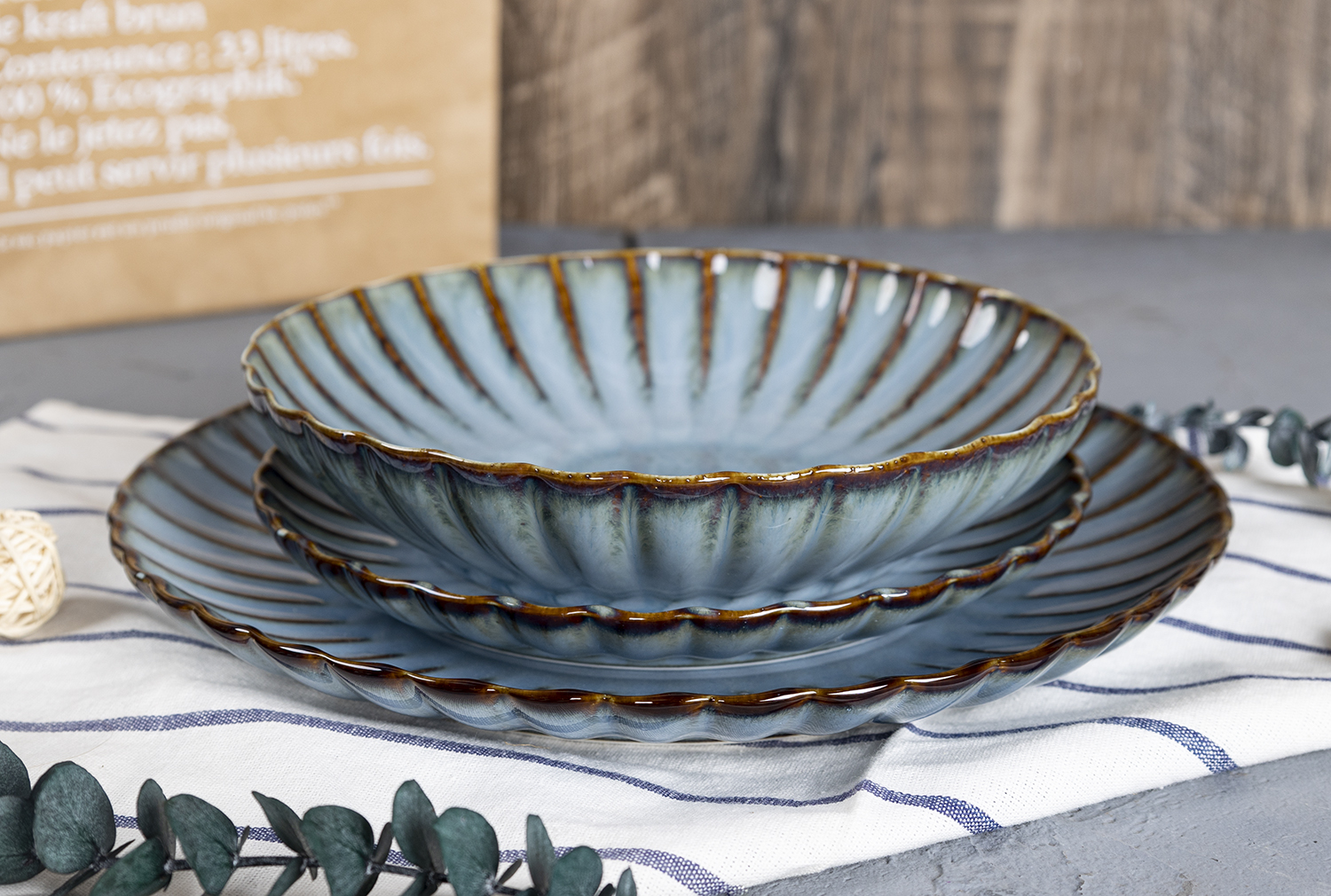 CHANGSHA HAPPY GO Nordic Style Ribbed Porcelain Dinnerware Set – Elegant Scallop Design with Premium Reactive Glaze |happygodinnerware.com