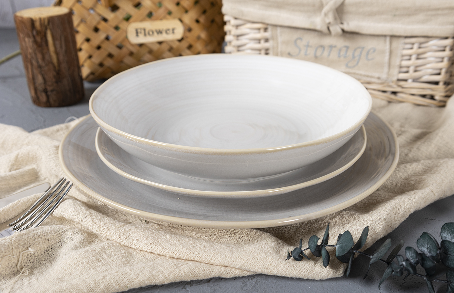 CHANGSHA HAPPY GO Creative Reactive Glaze Porcelain Dinnerware Set – Artisan Handmade-Effect Tableware with Ribbed Embossed Details |happygodinnerware.com