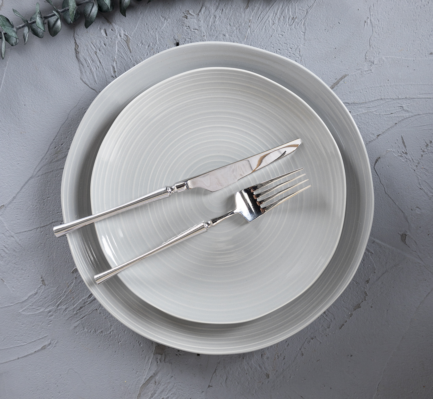CHANGSHA HAPPY GO Creative Reactive Glaze Porcelain Dinnerware Set – Artisan Handmade-Effect Tableware with Ribbed Embossed Details |happygodinnerware.com