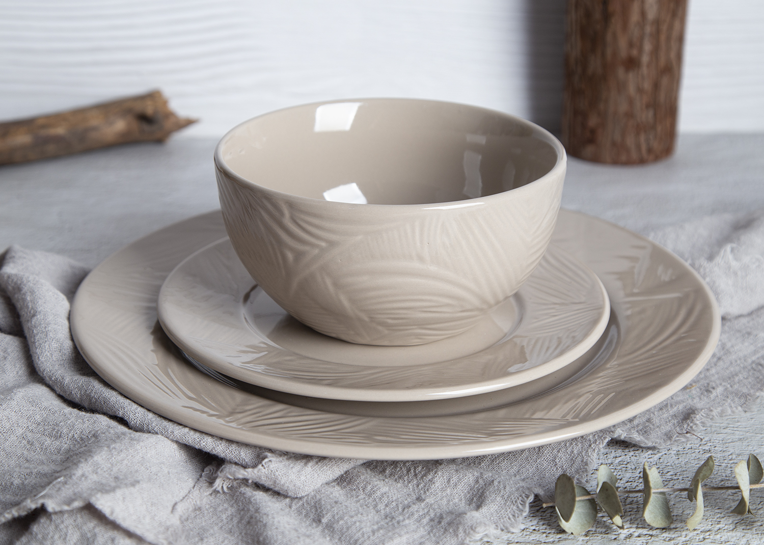 CHANGSHA HAPPY GO Embossed Glaze Porcelain Dinnerware with Pastel Colors |happygodinnerware.com