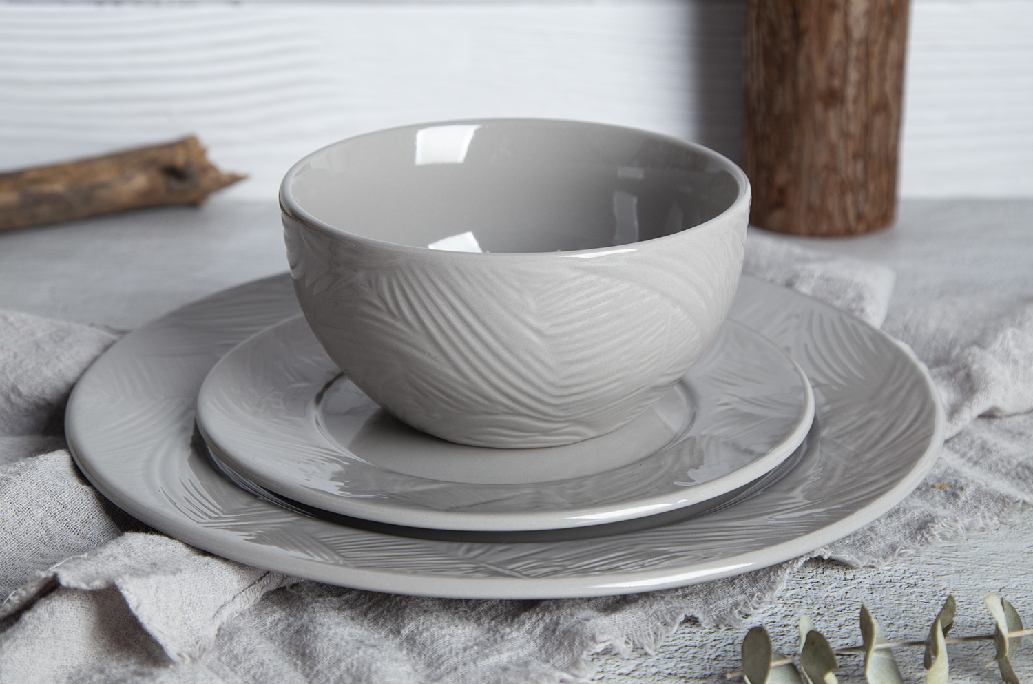 CHANGSHA HAPPY GO Embossed Glaze Porcelain Dinnerware with Pastel Colors |happygodinnerware.com