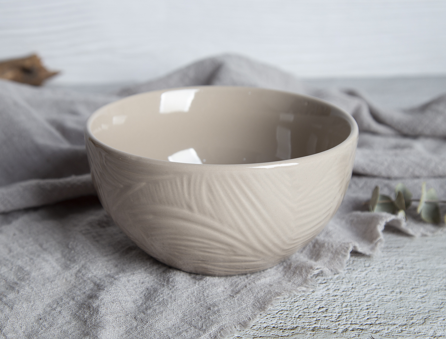 CHANGSHA HAPPY GO Embossed Glaze Porcelain Dinnerware with Pastel Colors |happygodinnerware.com