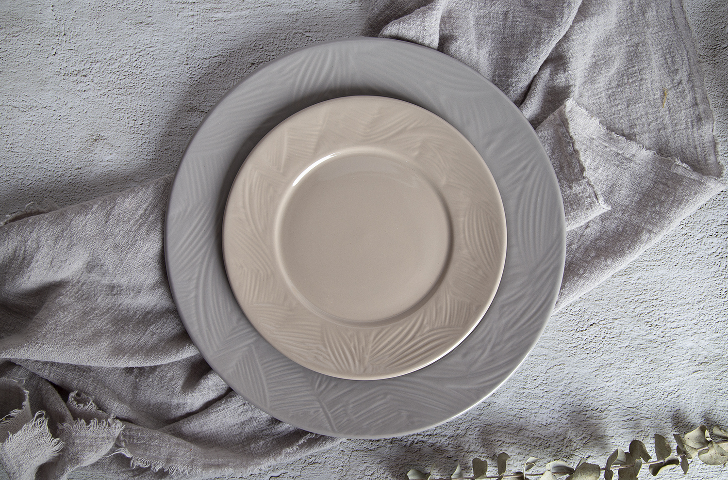 CHANGSHA HAPPY GO Embossed Glaze Porcelain Dinnerware with Pastel Colors |happygodinnerware.com