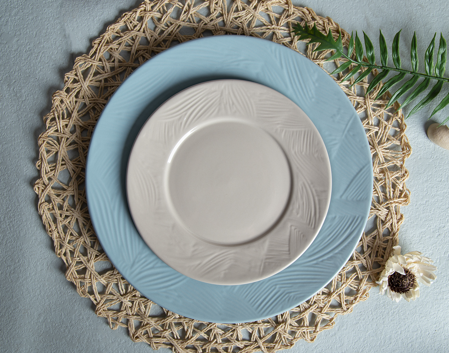 CHANGSHA HAPPY GO Embossed Glaze Porcelain Dinnerware with Pastel Colors |happygodinnerware.com