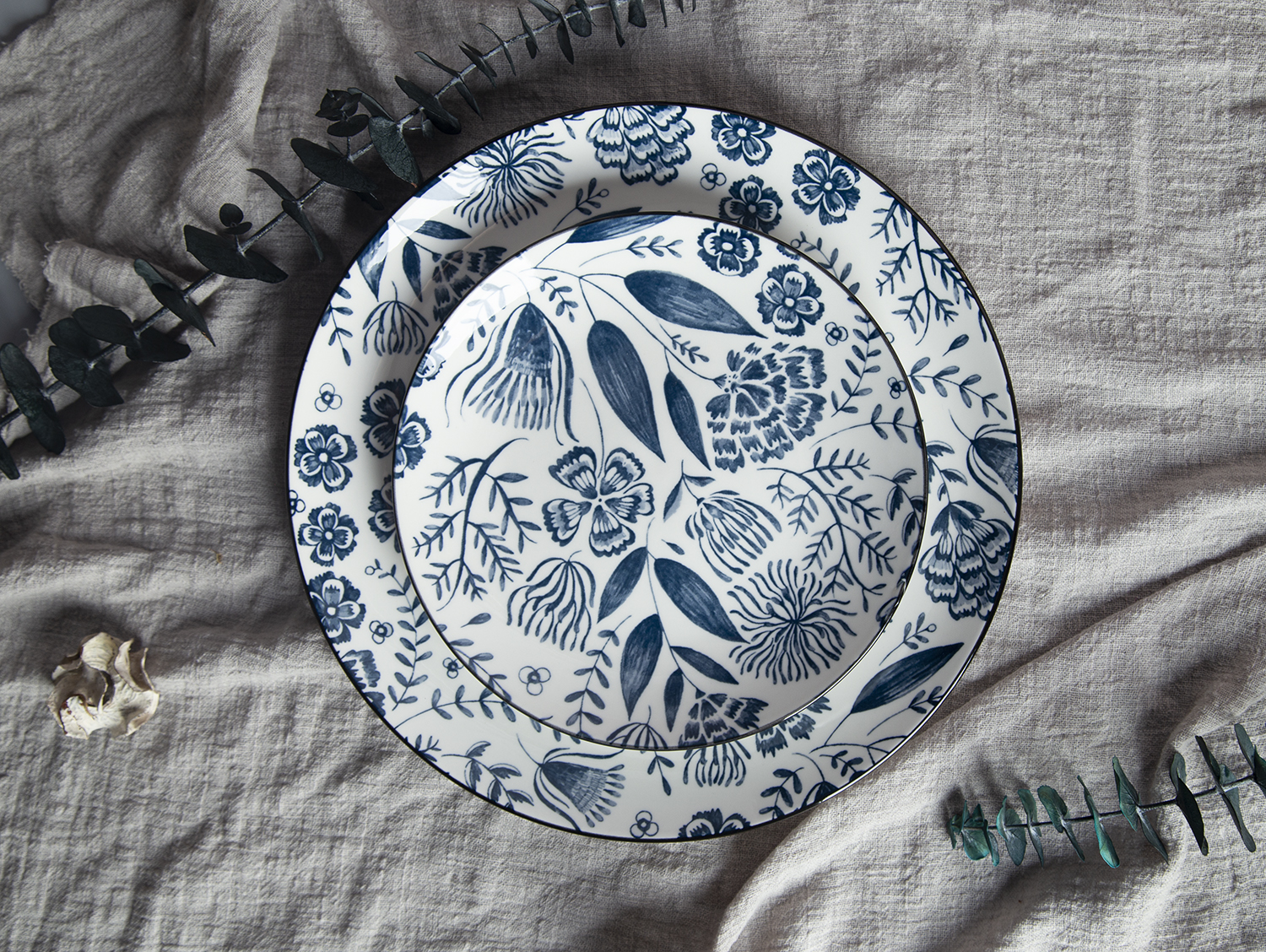 CHANGSHA HAPPY GO White Porcelain Dinnerware with Floral Print and Painted Rim | happygodinnerware.com
