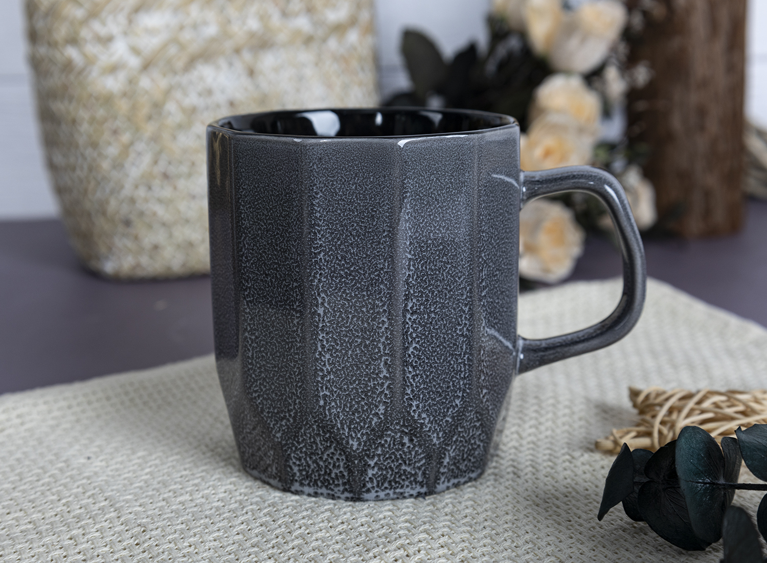 CHANGSHA HAPPY GO  Embossed Straight-Side Fine Bone China Mug with Reactive Glaze in Rich Earth Tones for Stylish Beverage Service |Dopamine Series Ceramics  |happygodinnerware.com