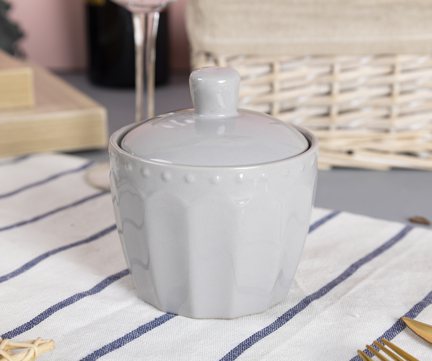 CHANGSHA HAPPY GO  Gray Embossed Stoneware British Afternoon Tea and Dinnerware Set with Minimalist Design  |happygodinnerware.com