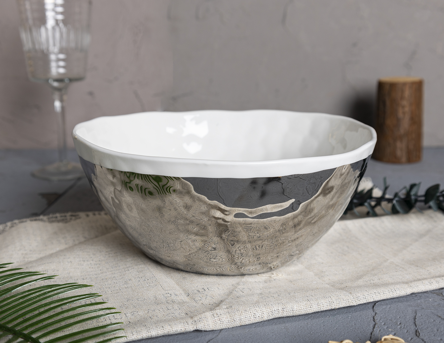 CHANGSHA HAPPY GO Reflective Silver Electroplated Bone China Tea and Dinnerware Set with Hammer Texture for Elegant Dining Occasions |happygodinnerware.com