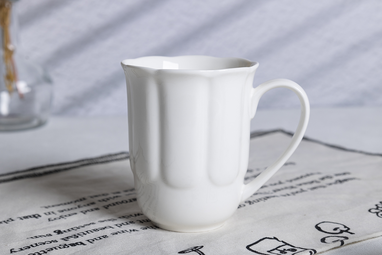 CHANGSHA HAPPY GO Elegant Embossed Bone China Dinnerware Set |happygodinnerware.com