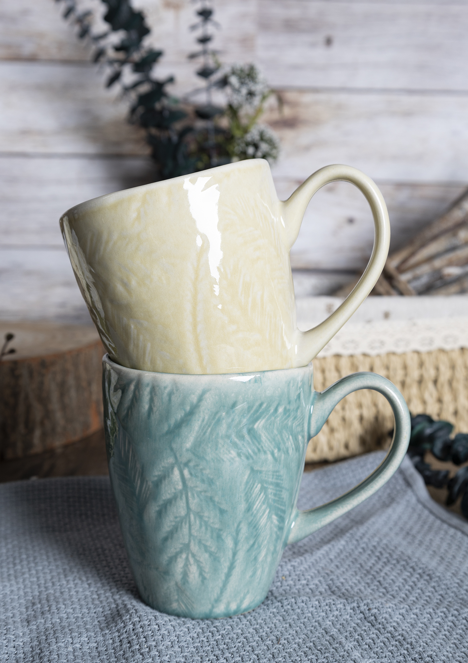 CHANGSHA HAPPY GO Handcrafted Reactive Glaze Stoneware Tableware Set in Warm Ivory and Speckled Green with Organic Finish |Dopamine Series Ceramics |happygodinnerware.com