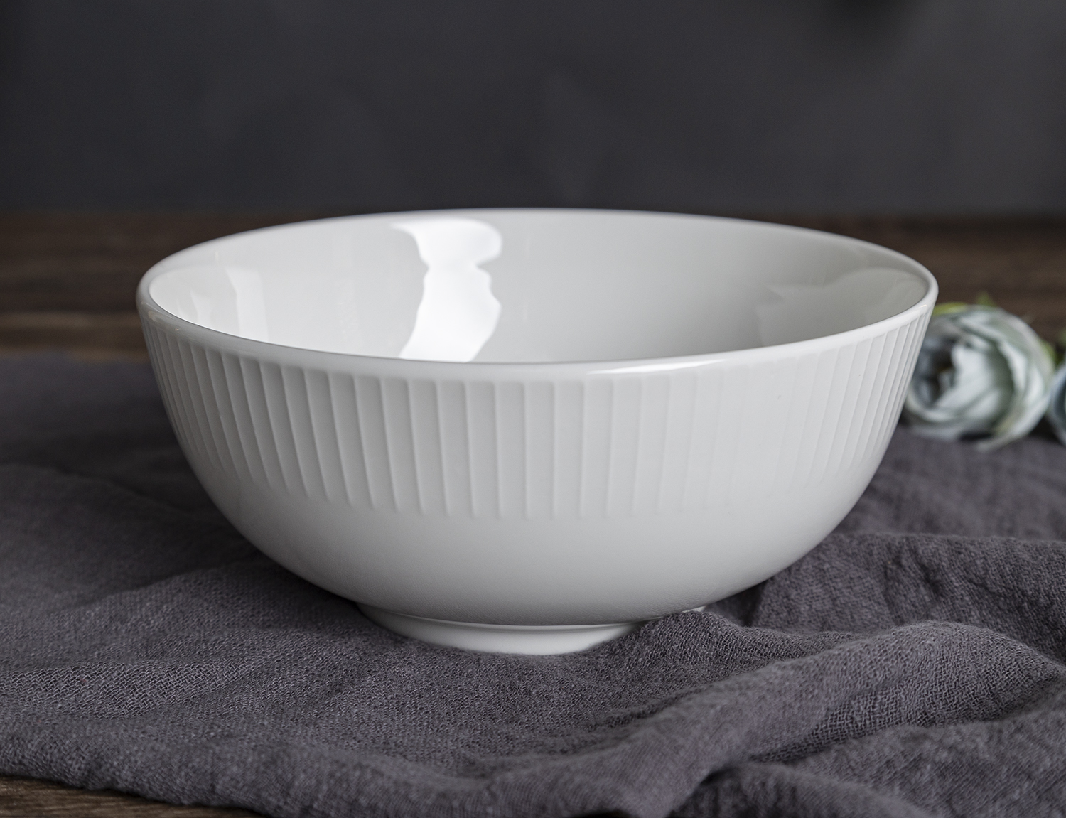 CHANGSHA HAPPY GO Vertical-Line Embossed Fine Bone China Dinnerware Set for Elegant Table Settings and Catering Services |happygodinnerware.com