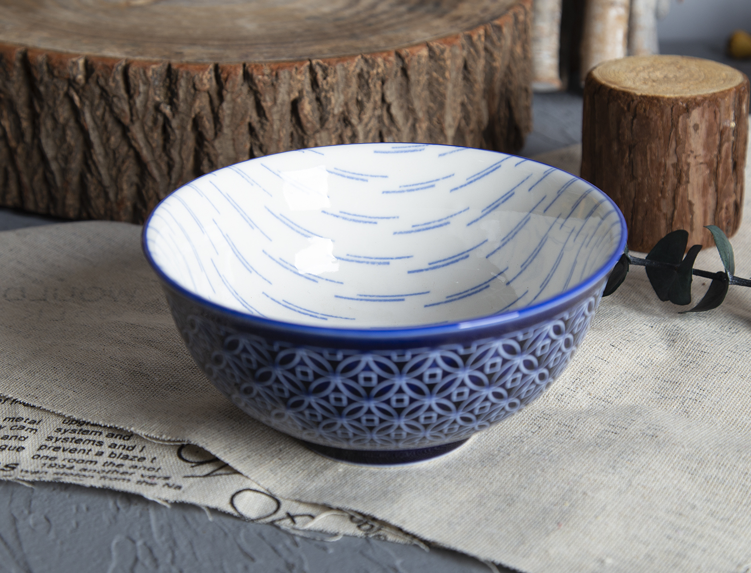 CHANGSHA HAPPY GO Coin Pattern Embossed Stoneware Bowls with Floral Print | happygodinnerware.com
