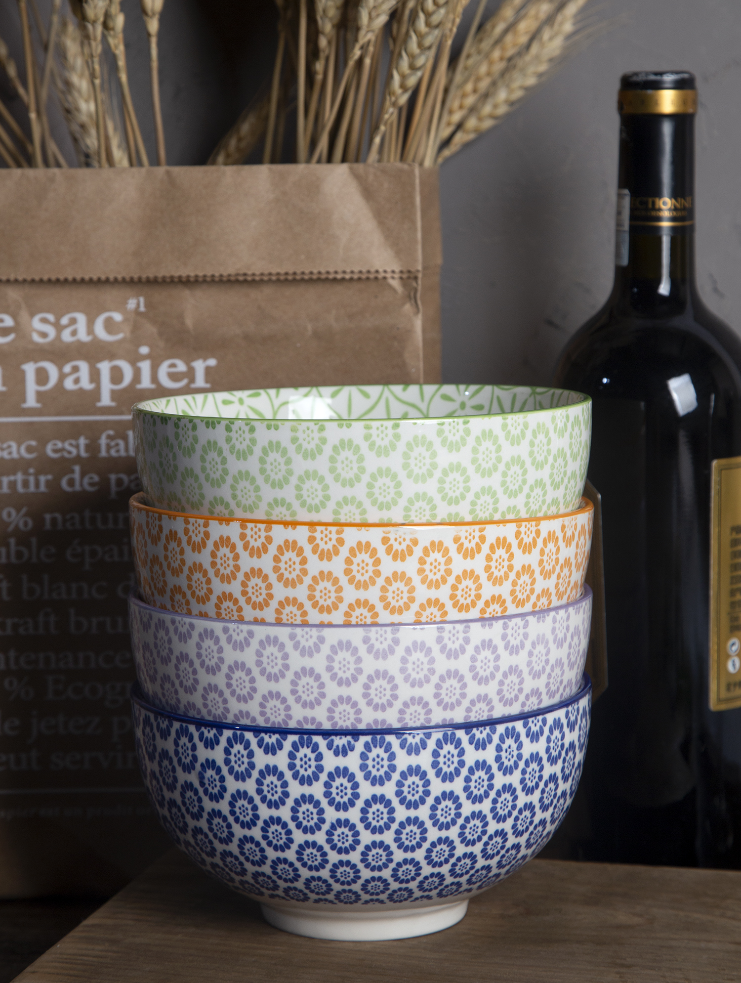 CHANGSHA HAPPY GO Footed Stoneware Bowls with Floral Patterns | happygodinnerware.com