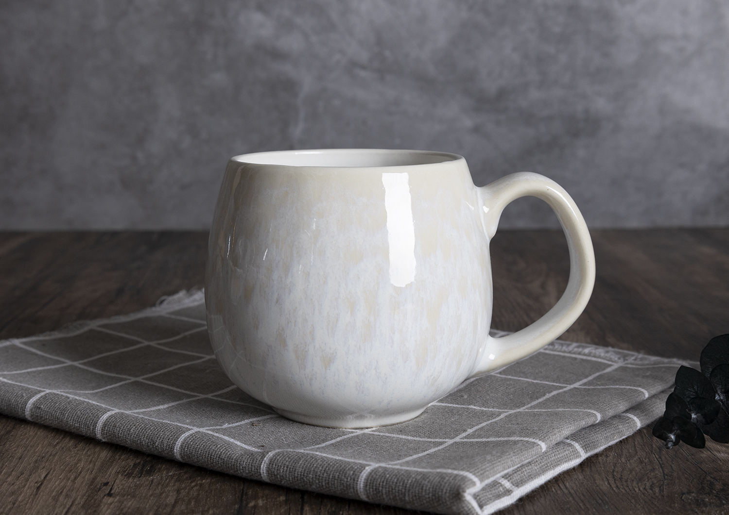CHANGSHA HAPPY GO Sculptural Reactive Glaze Stoneware Dinner Set |happygodinnerware.com