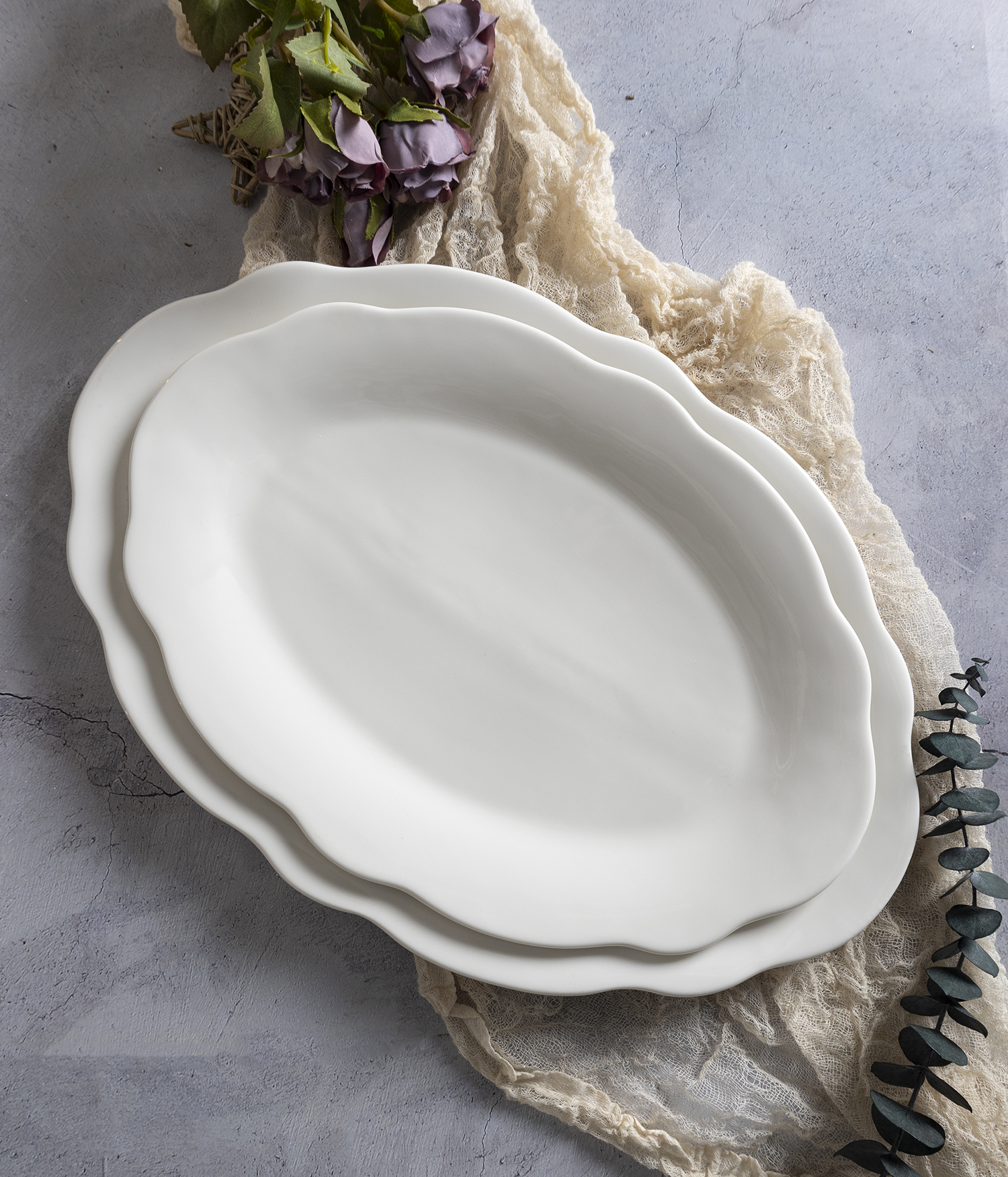 CHANGSHA HAPPY GO European Style Bone China Tableware and Tea Set with Embossed Lotus-Edge Design for Elegant Dining |happygodinnerware.com