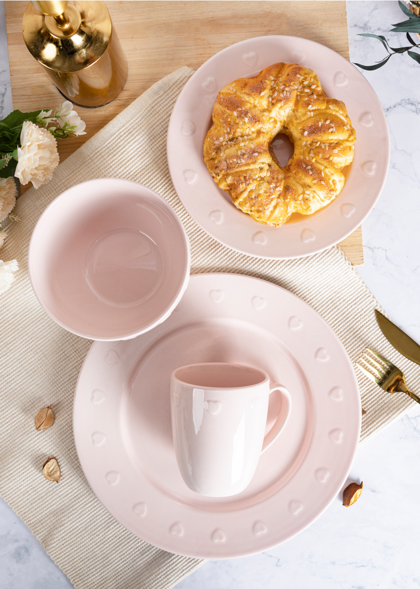 CHANGSHA HAPPY GO  Romantic Embossed Heart White Porcelain Dinner Set in Blush Pink with Glossy Glaze Finish  |happygodinnerware.com