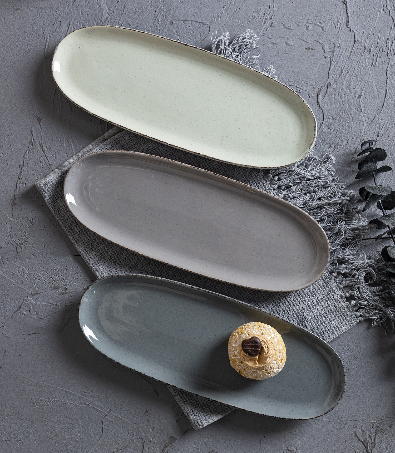 CHANGSHA HAPPY GO  Minimalist Reactive Glaze Stoneware Dinner Set in Soft Gray with Subtle Satin Shine  |happygodinnerware.com