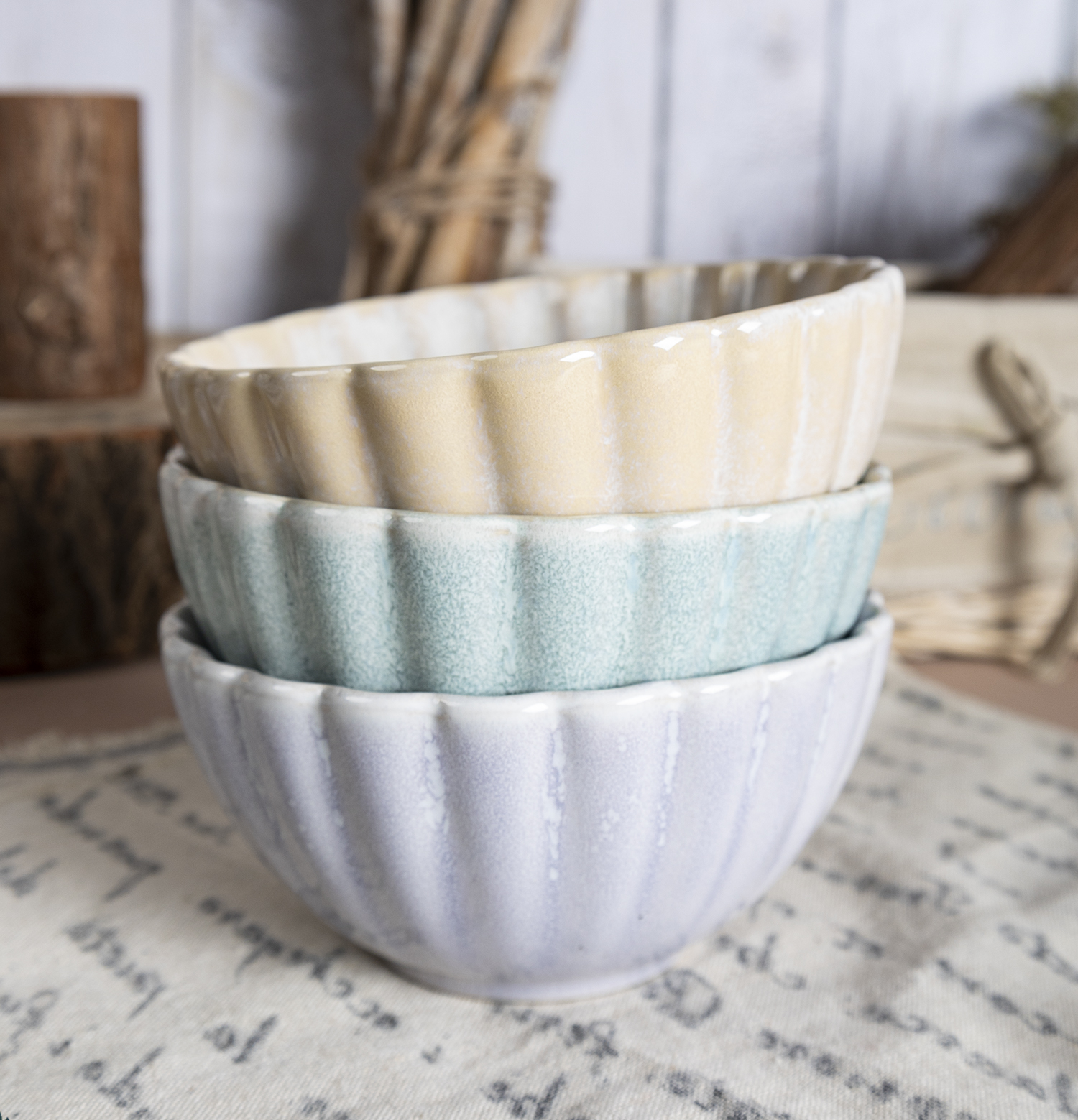 CHANGSHA HAPPY GO  Pastel Reactive Glaze Fluted Stoneware Tableware Set – 16 Pieces for Modern Minimalist Dining |happygodinnerware.com