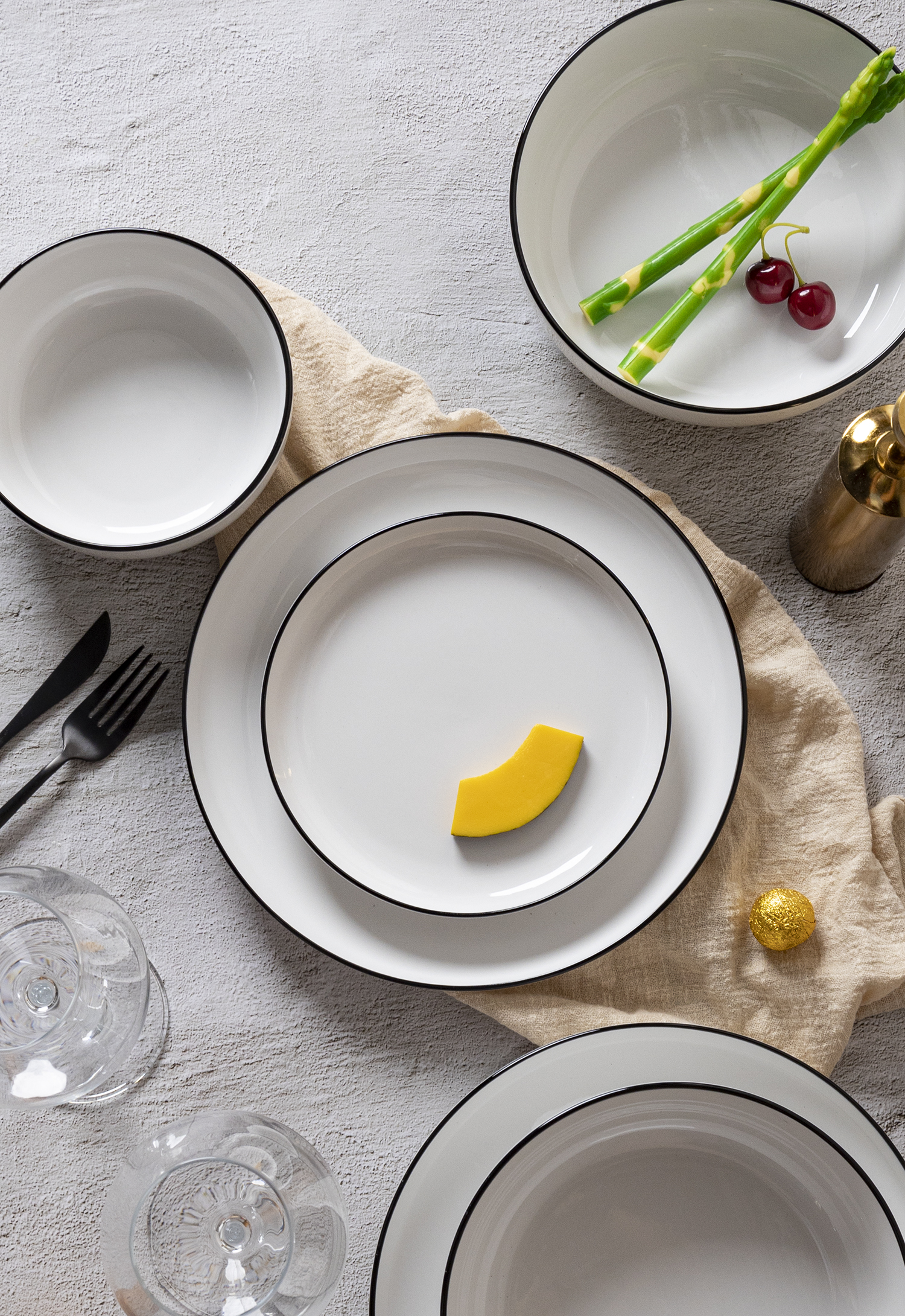 CHANGSHA HAPPY GO White Porcelain Tableware with Black Rim | happygodinnerware.com
