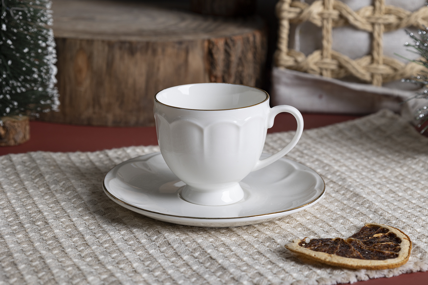 CHANGSHA HAPPY GO Gold Rimmed Embossed New Bone China Dinnerware | happygodinnerware.com