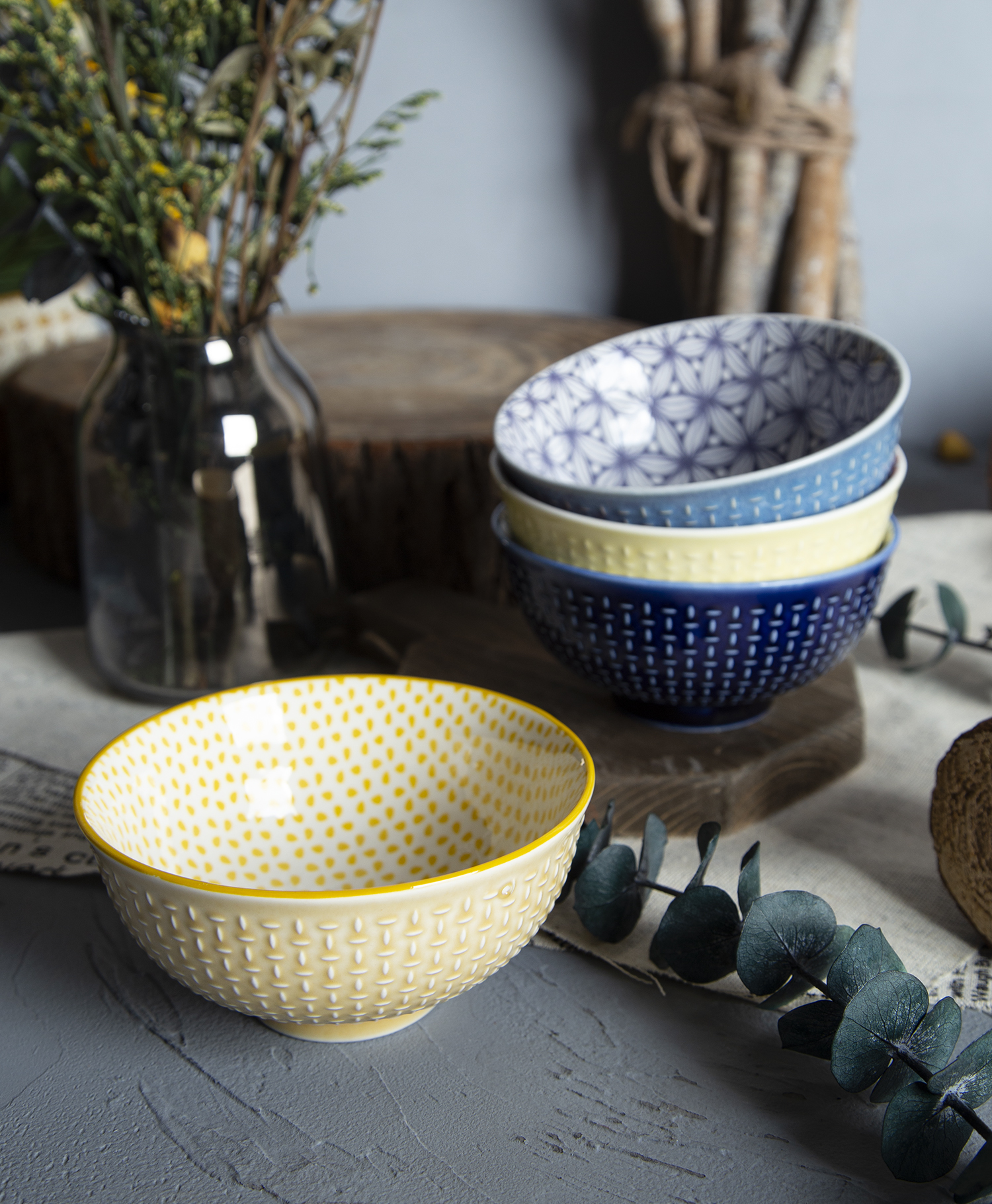CHANGSHA HAPPY GO Embossed Stoneware Bowls with Floral Patterns | happygodinnerware.com