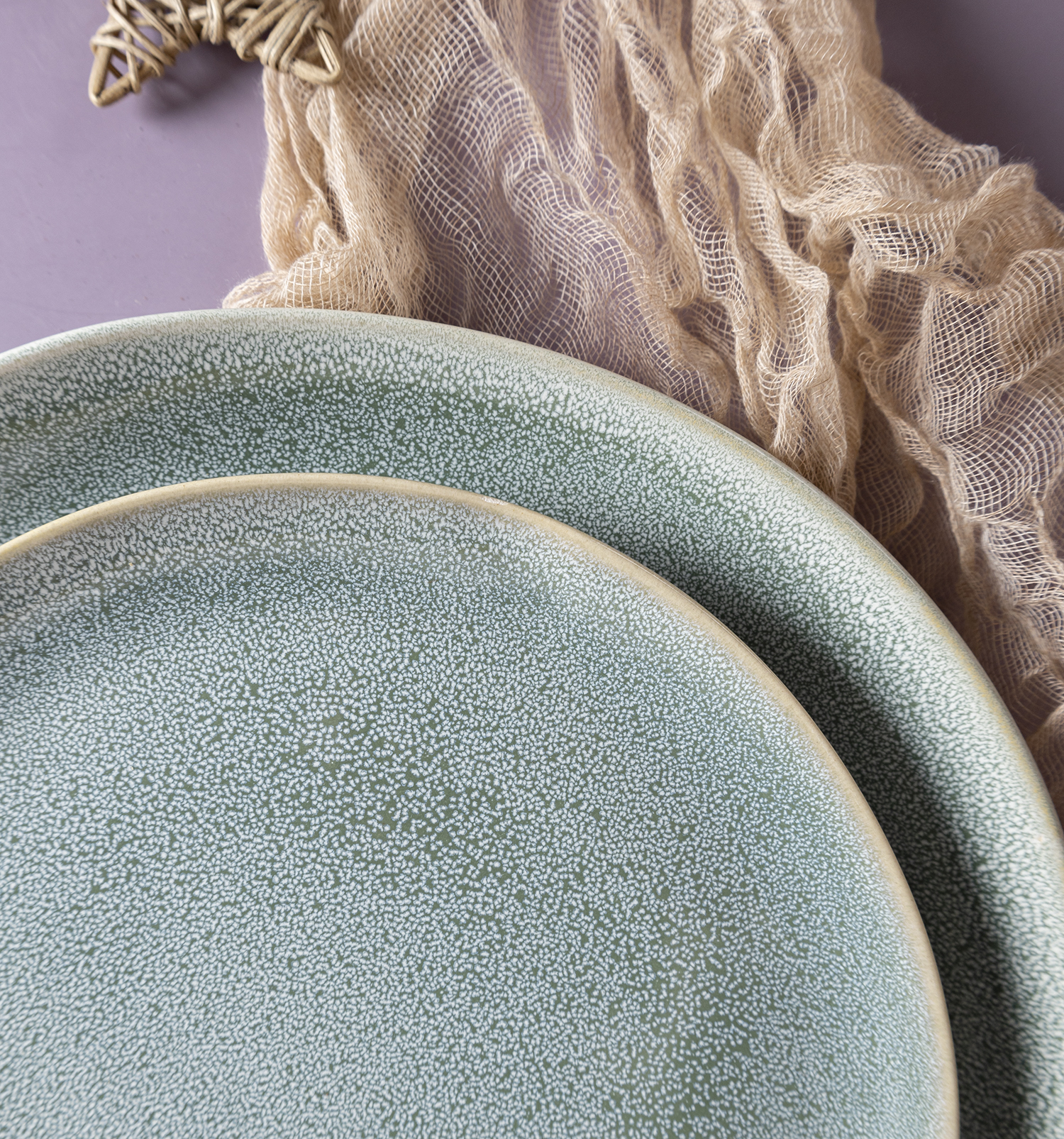 CHANGSHA HAPPY GO  Tri-Color Mixed Reactive Glaze Stoneware Dinner Set for Contemporary Dining  |happygodinnerware.com