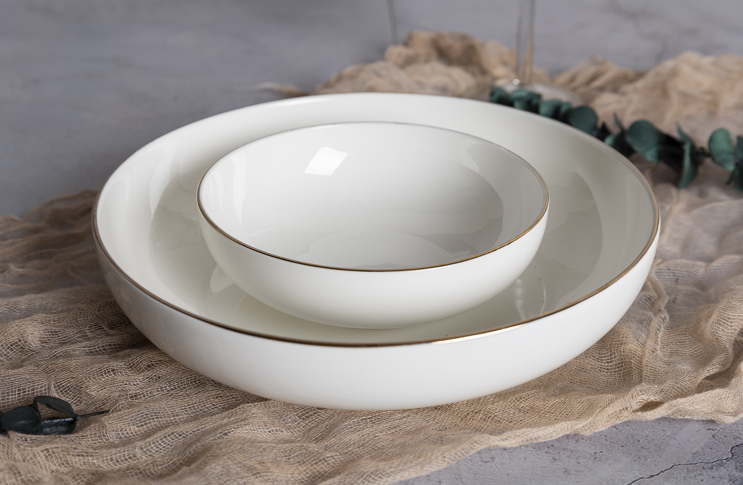 CHANGSHA HAPPY GO Modern Minimalist Gold-Rimmed Tableware Set for Formal and Everyday Dining – Elegant Porcelain from Changsha Happy Go Ceramic |happygodinnerware.com