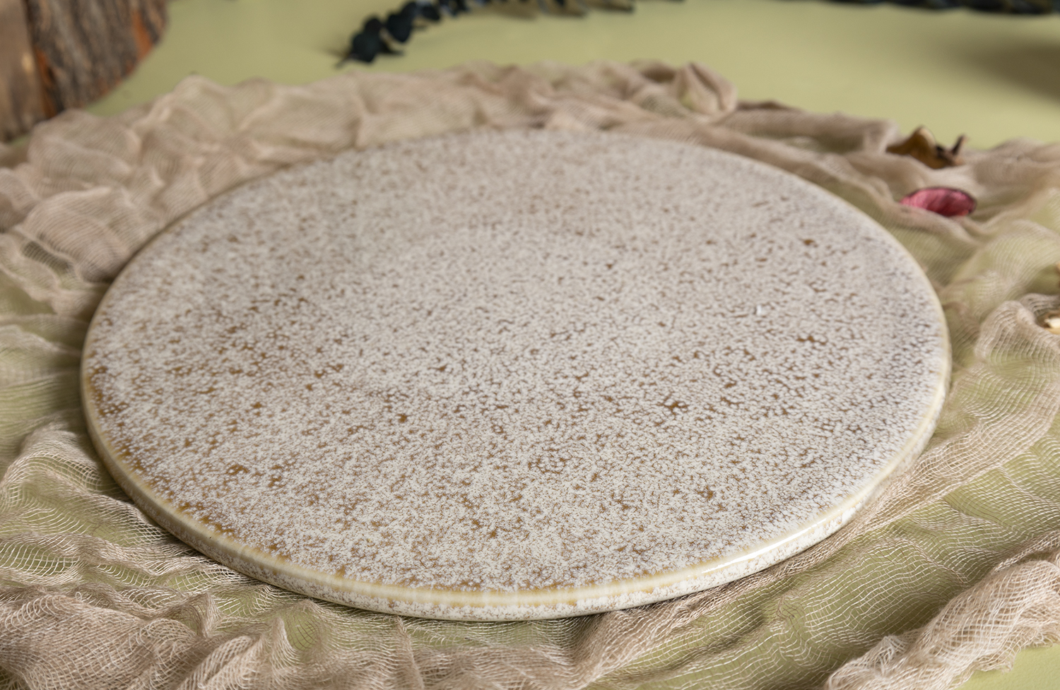 ​CHANGSHA HAPPY GO  Handcrafted Stoneware Reactive Glaze Dinnerware Set with Rustic Yellow Tones for Everyday and Festive Dining |happygodinnerware.com