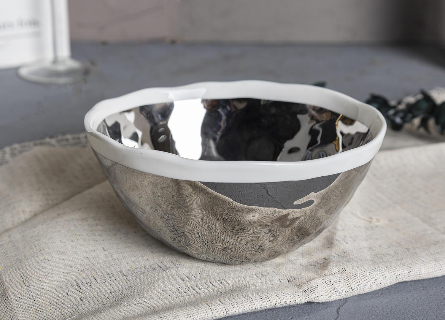 CHANGSHA HAPPY GO Reflective Silver Electroplated Bone China Tea and Dinnerware Set with Hammer Texture for Elegant Dining Occasions |happygodinnerware.com