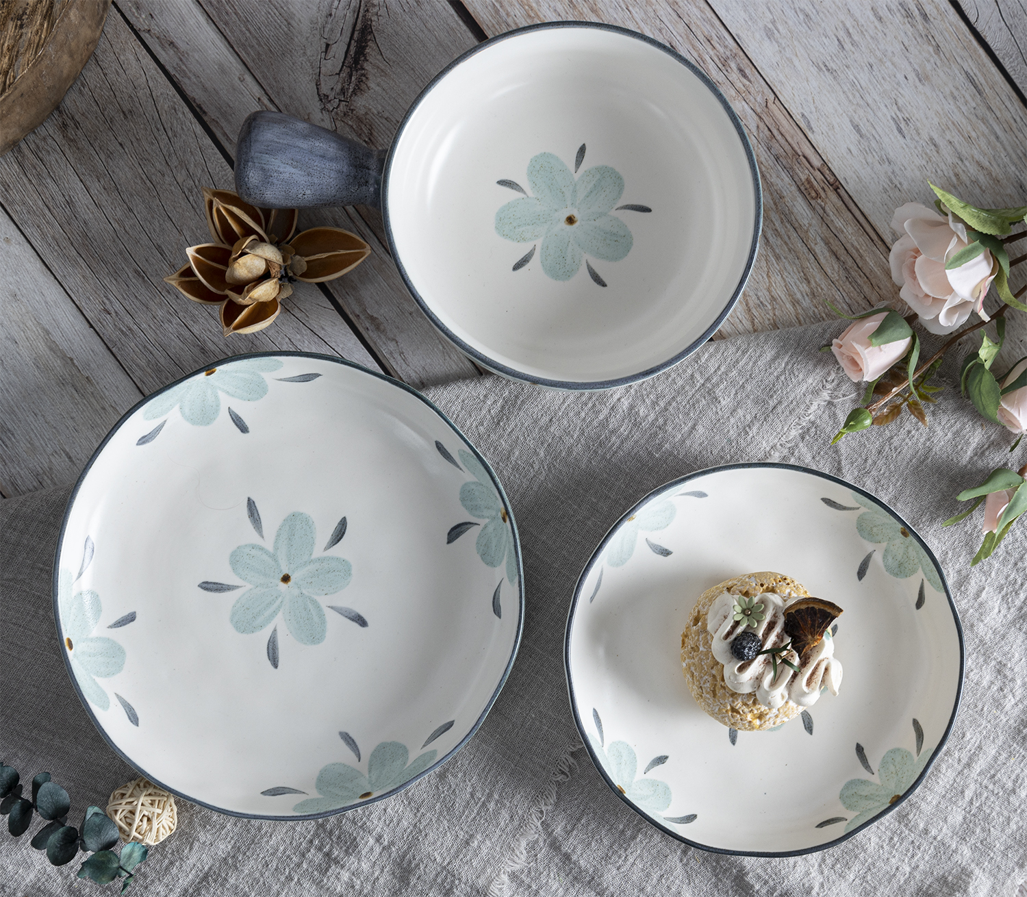 CHANGSHA HAPPY GO Elegant Embossed Fine Bone China Dinnerware Set with Matte Floral Motifs in Soft Green and Blue  |happygodinnerware.com