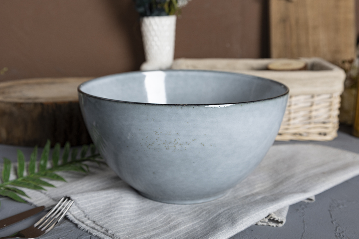 CHANGSHA HAPPY GO Minimalist Reactive Glaze Stoneware Dinnerware Set in Soft Dusty Blue with Satin-Matte Shine |happygodinnerware.com