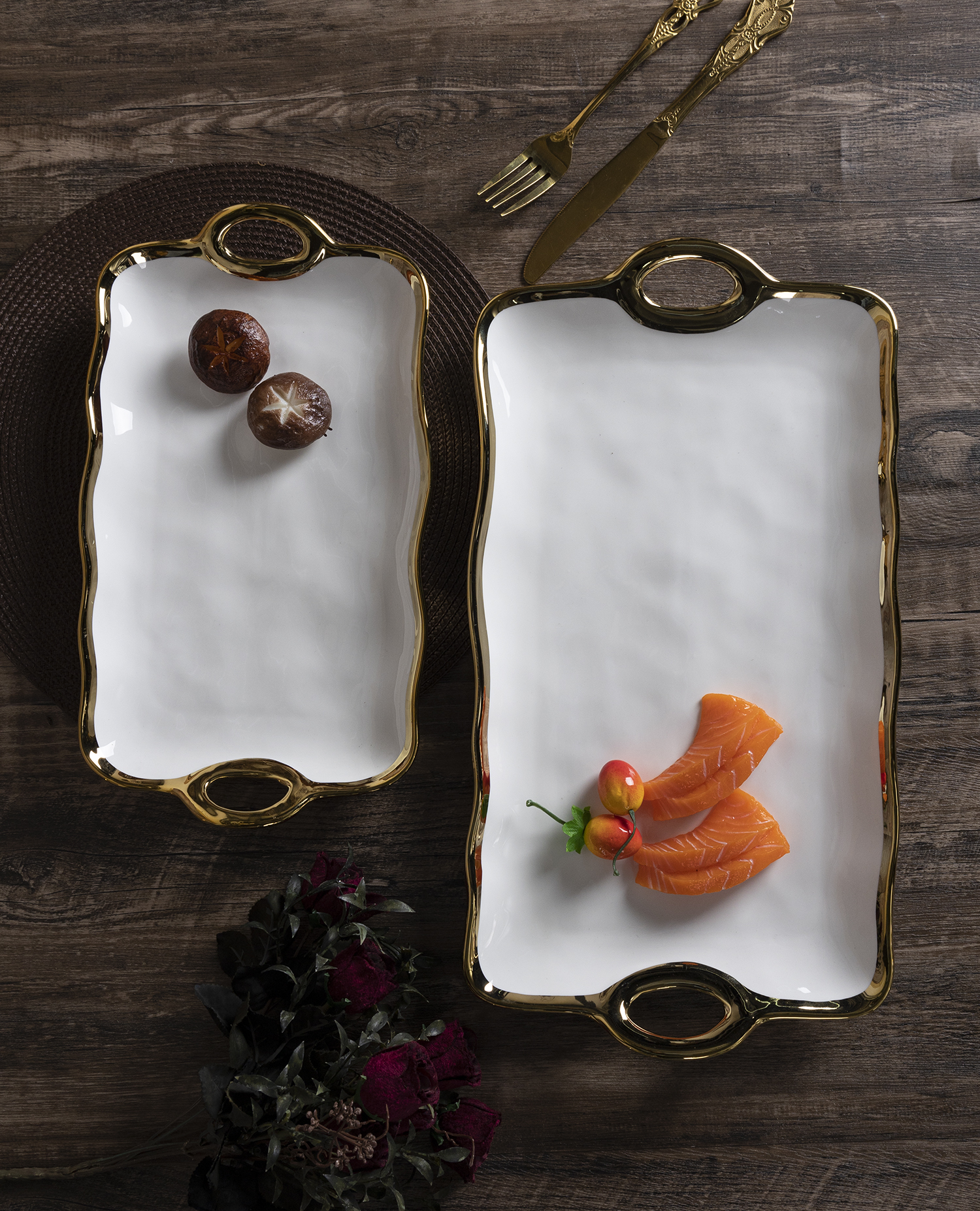CHANGSHA HAPPY GO Irregular Wave-Shaped Long Bone China Plate with Electroplated Gold Rim for Gourmet Food Presentation |happygodinnerware.com