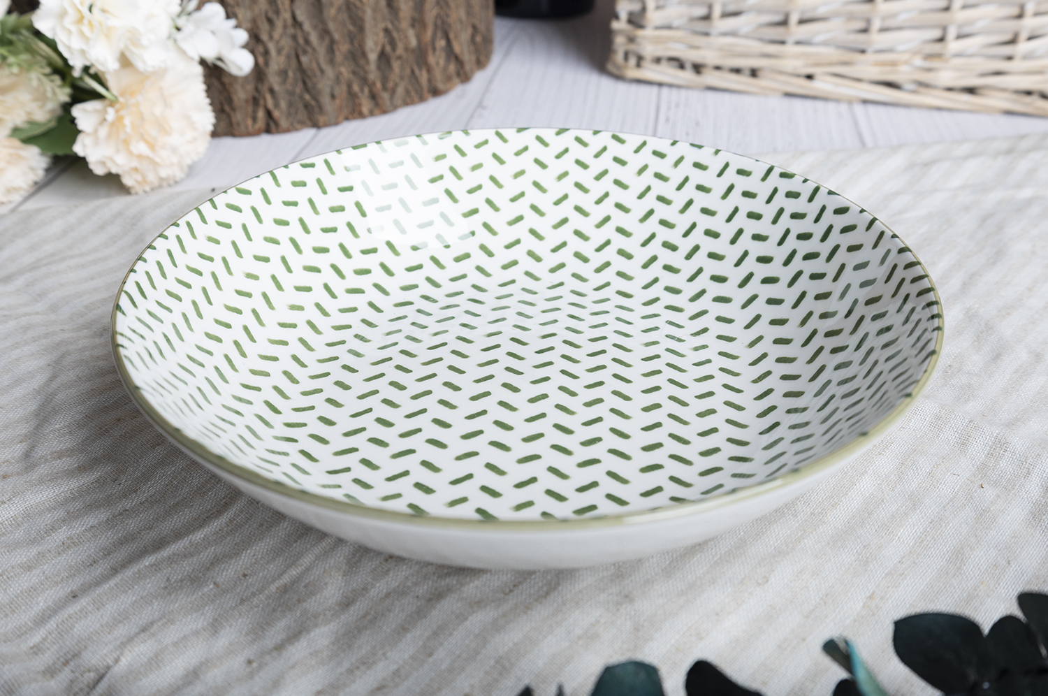 CHANGSHA HAPPY GO Botanical Green Leaf Printed White Porcelain Dinnerware Set with Nature-Inspired Patterns  |happygodinnerware.com