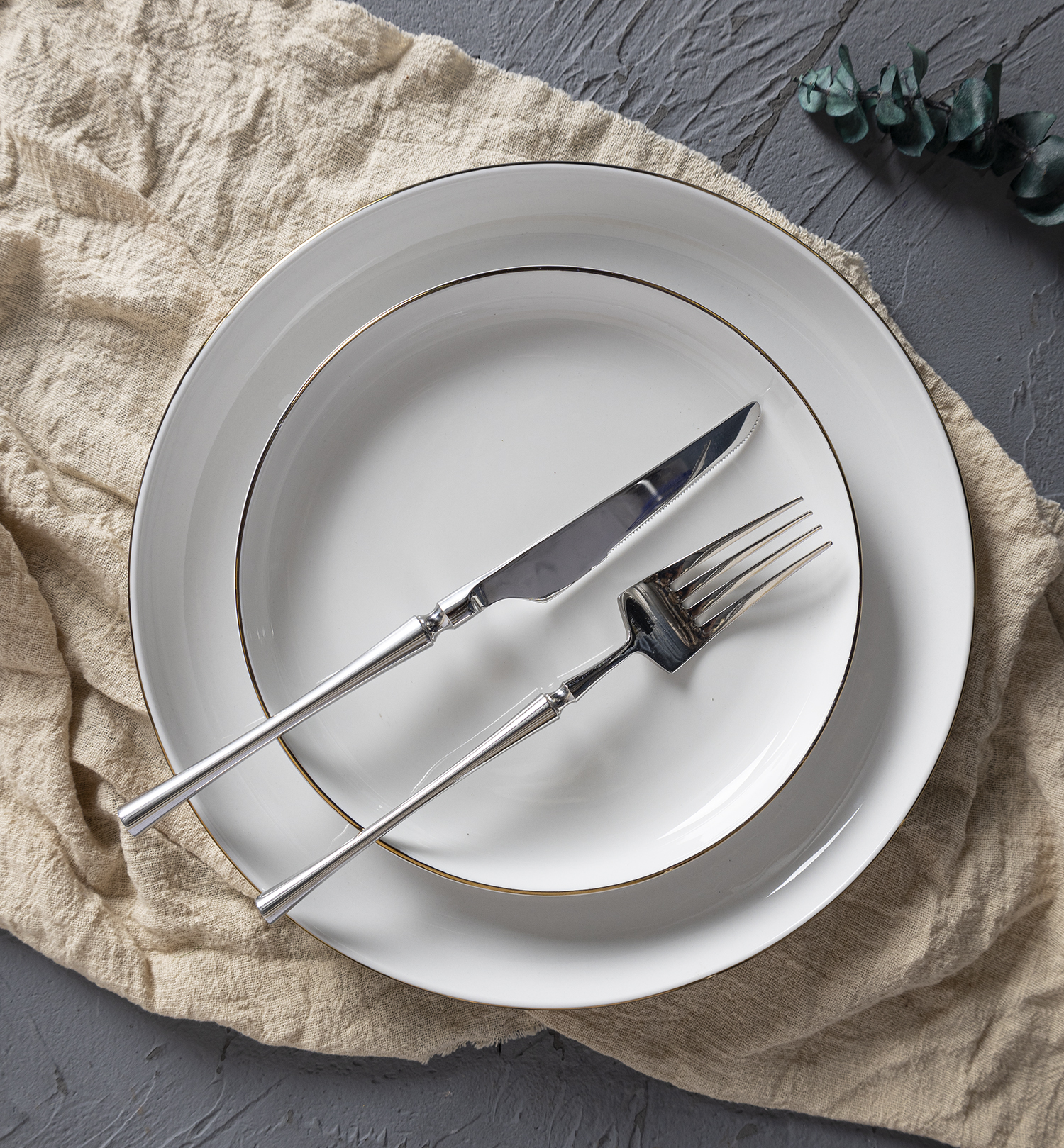 CHANGSHA HAPPY GO White Porcelain Tableware Set with Gold Rim | happygodinnerware.com