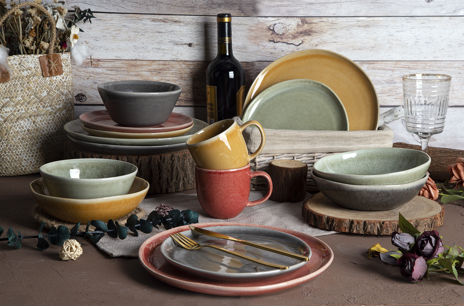 CHANGSHA HAPPY GO Colorful Glaze Ceramic Collection: Harmonious Blend of Earthy Tones |happygodinnerware.com