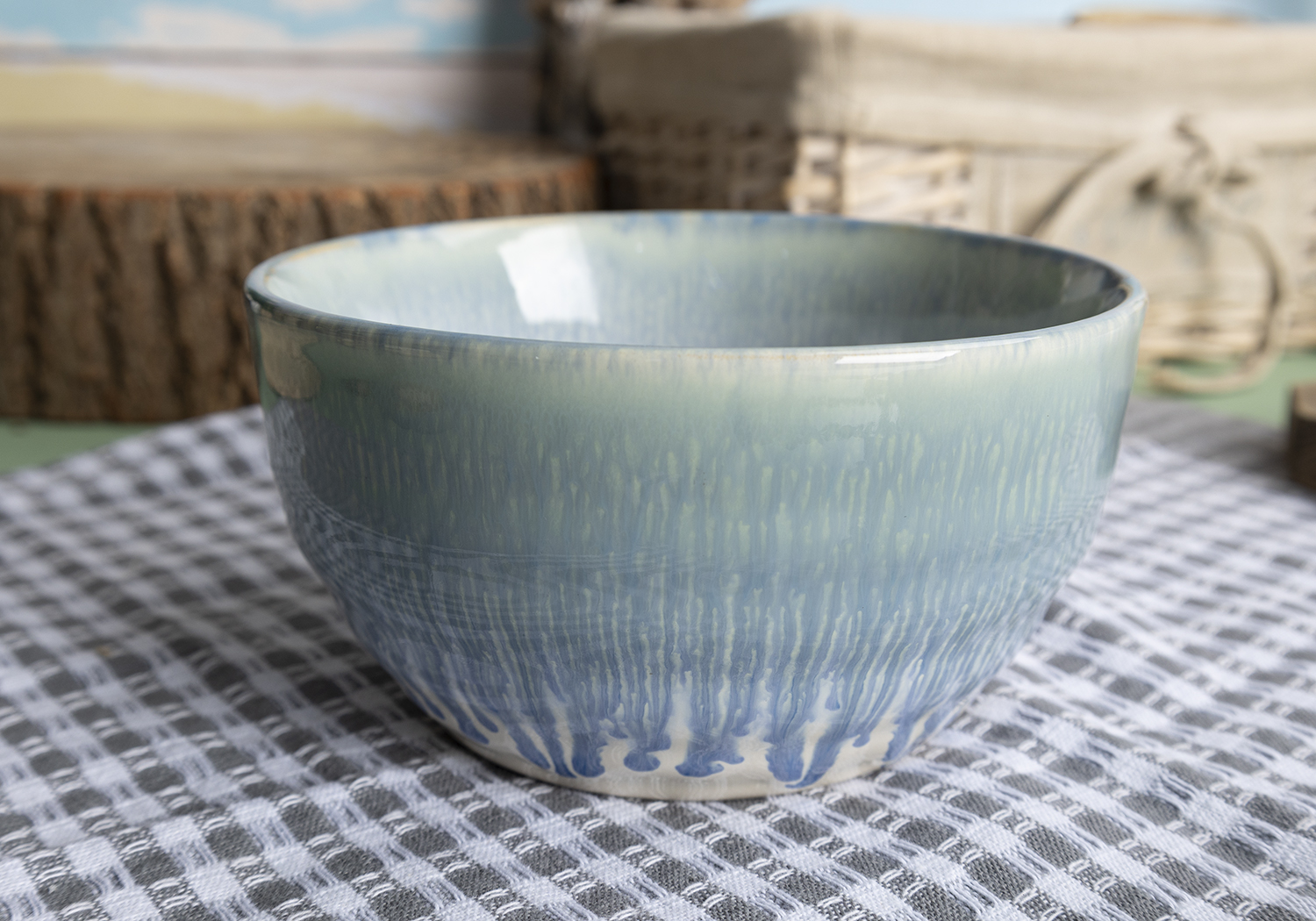 CHANGSHA HAPPY GO  Elegant Reactive Glaze Stoneware Dinner Set in Ocean Blue with Artisanal Brushed Texture  |happygodinnerware.com