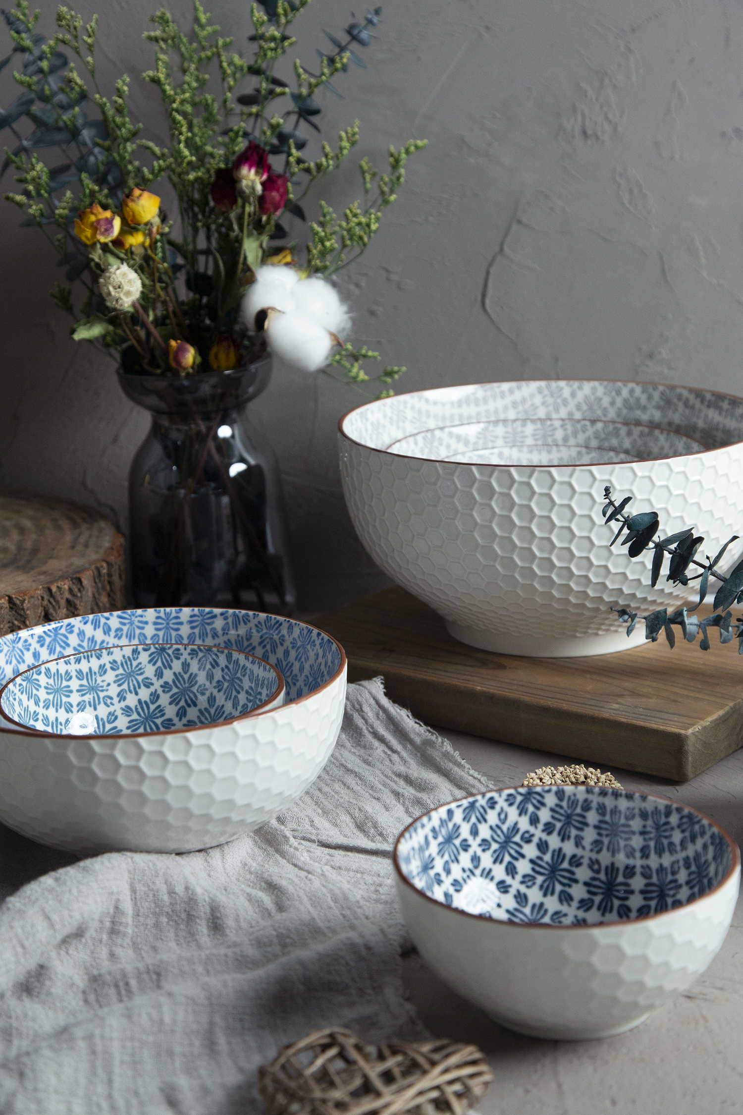 CHANGSHA HAPPY GO White Porcelain Honeycomb Embossed Bowls with Floral Blue Interiors | happygodinnerware.com