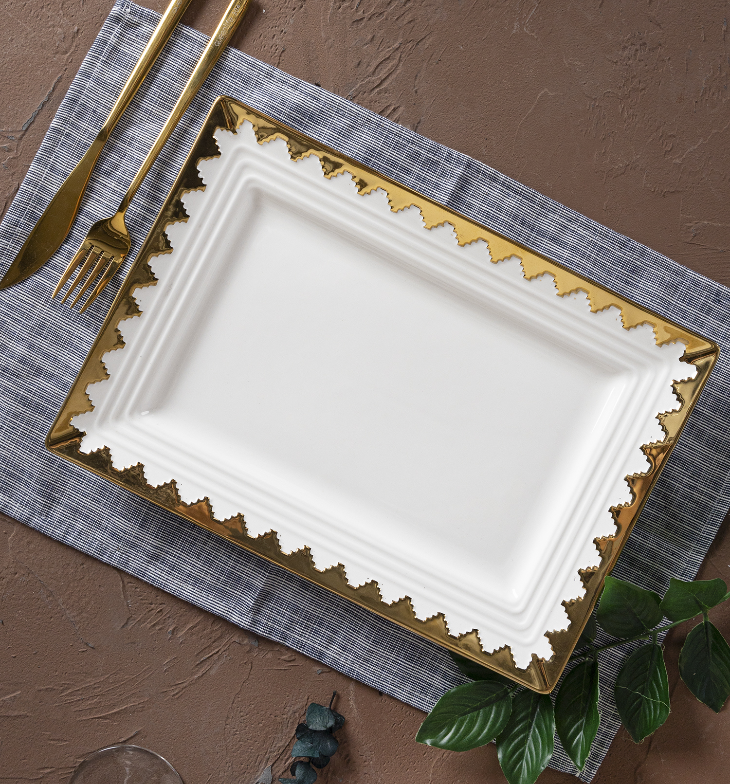 CHANGSHA HAPPY GO Geometric Square Bone China Dinner Plate Set with Electroplated Gold Zigzag Rim for Luxe Table Setting |happygodinnerware.com