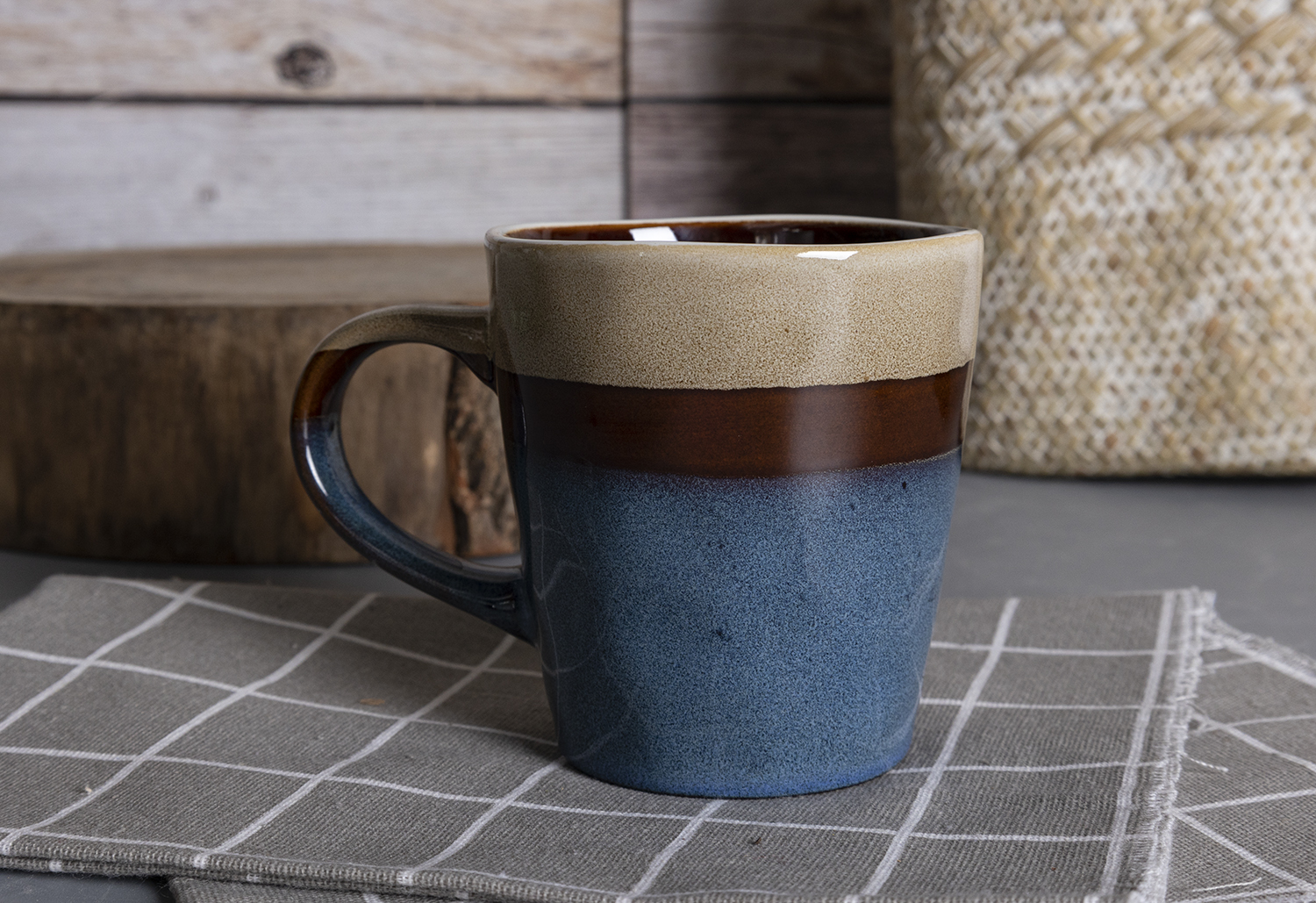 CHANGSHA HAPPY GO Glossy Two-Tone Stoneware Mug & Bowl Set | Reactive Glaze Finish | Retro Café Style | Durable Ceramic for Home & Business Use|happygodinnerware.com