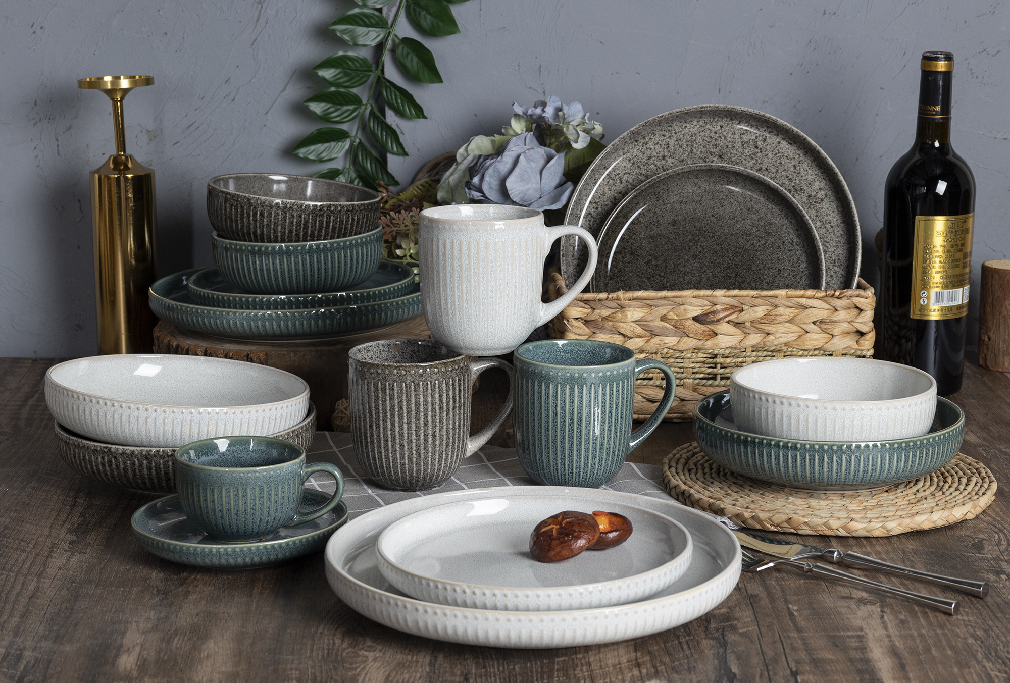 CHANGSHA HAPPY GO Embossed Reactive Glaze Stoneware Coffee Cup and Multicolor Dinnerware Set with Elegant Patterns  |happygodinnerware.com