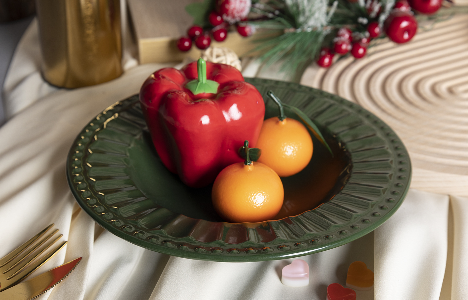 CHANGSHA HAPPY GO  Dark Green Embossed Stoneware British Afternoon Tea and Dinnerware Set with Elegant Glaze  |happygodinnerware.com